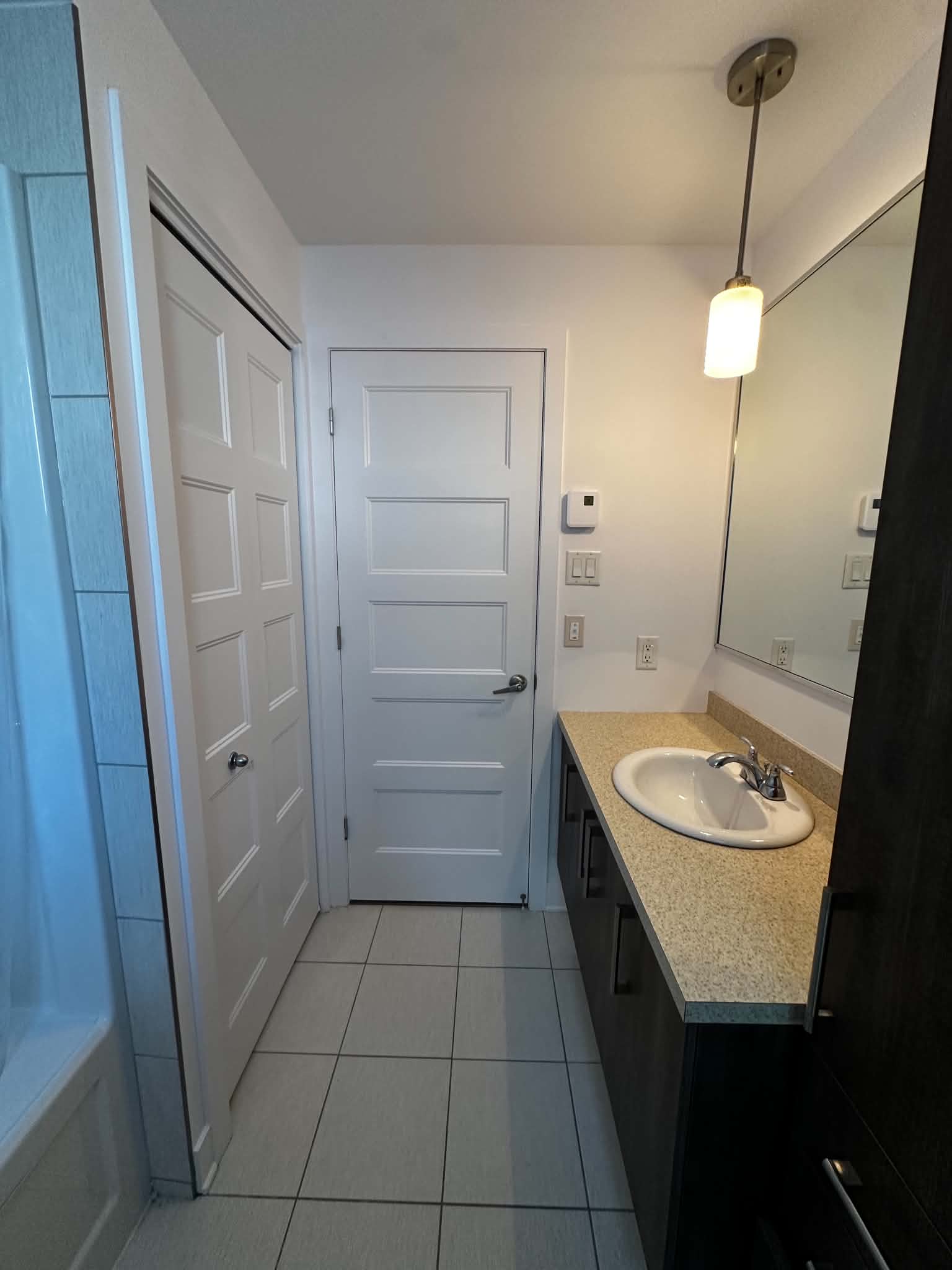 Rénovation soignée en blanc